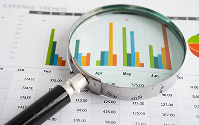 magnifying glass on graph